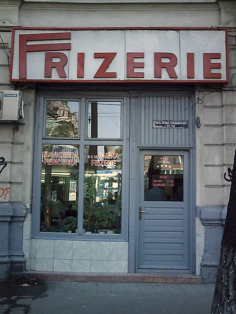 Frizerie, firmă veche